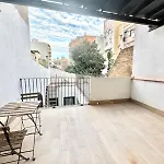Piso Con Dos Habitaciones Con Camas Dobles Y Terrazas En El Poblenou