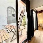 Piso Con Dos Habitaciones Con Camas Dobles Y Terrazas En El Poblenou
