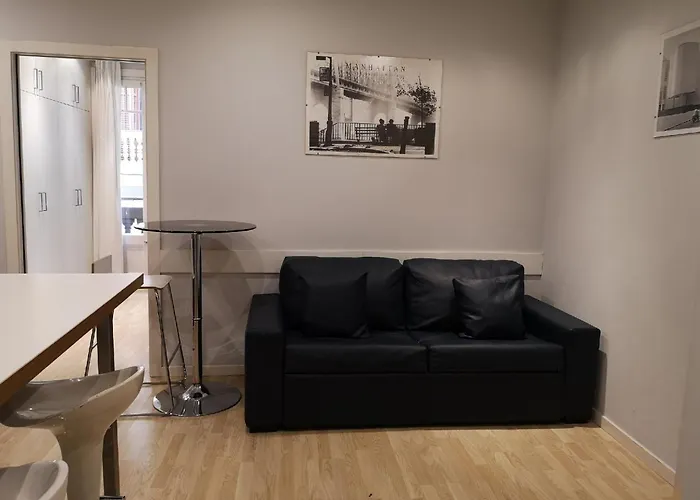 Ferienwohnung Fuer 3 Personen Ca 40 Qm In Barcelona-Gracia, Costa Brava Costa Del Maresme