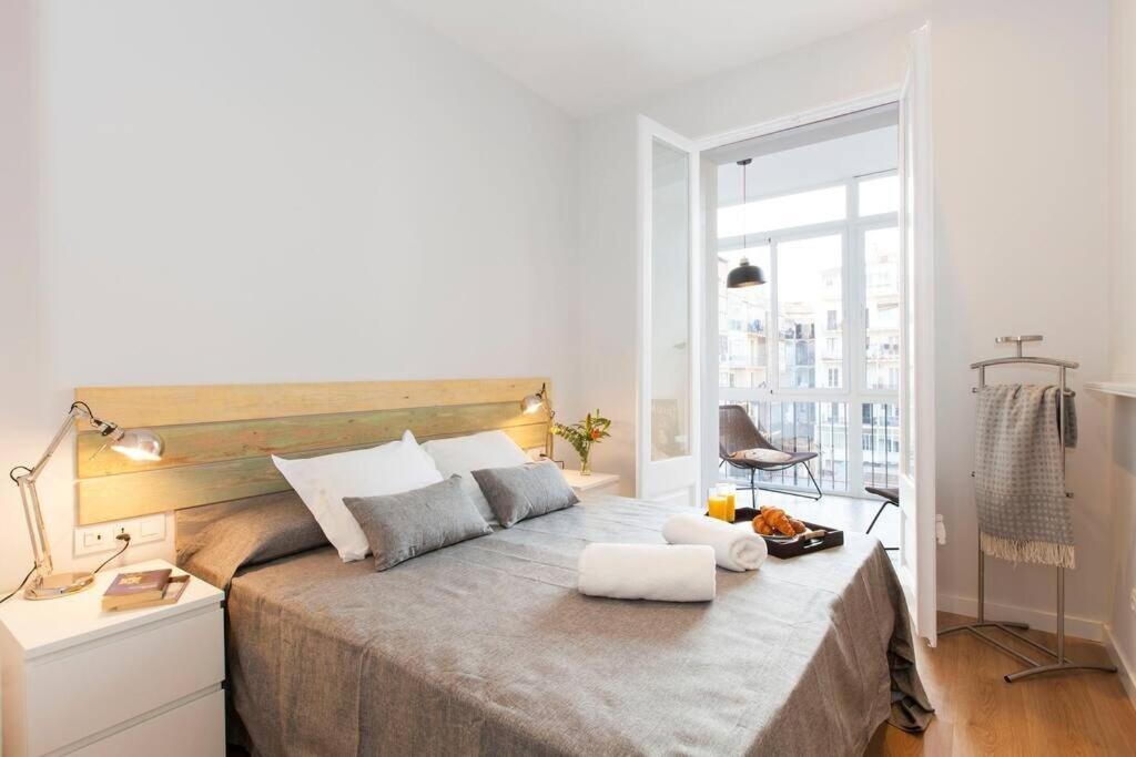 Perfectly Located 4bed 4bath In Eixample Apartment