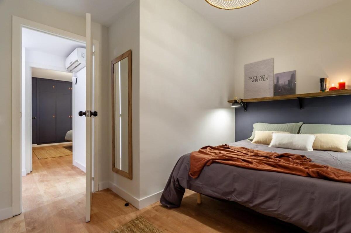 Apartment Plaza Catalunya Cozy 4 Bedroom *
