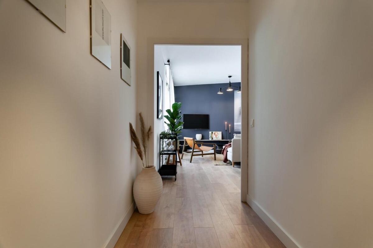 Plaza Catalunya Cozy 4 Bedroom Apartment