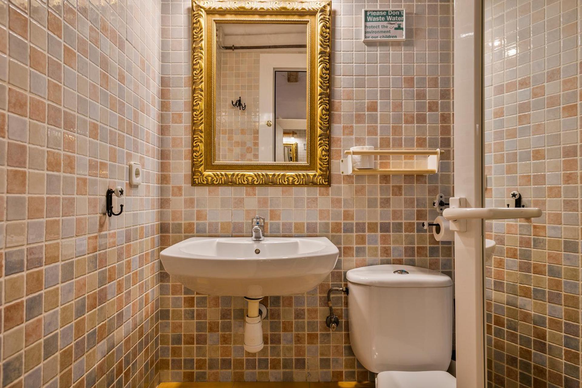 Apartamento Encanto En Las Ramblas: Espacio Perfecto Para 9 *