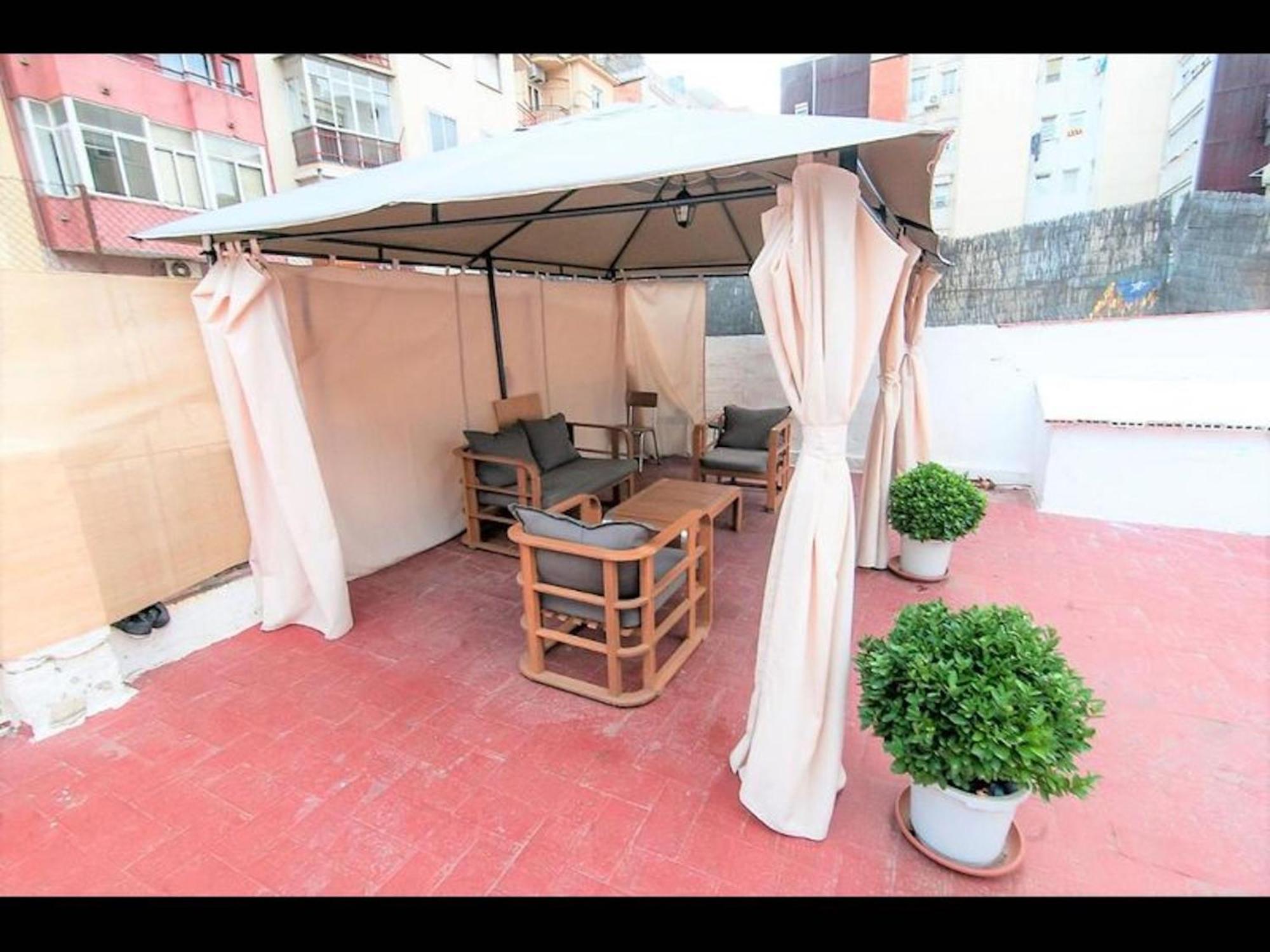 In Guest - Private With Sunny Terrace Of 200m2 8 Guest house