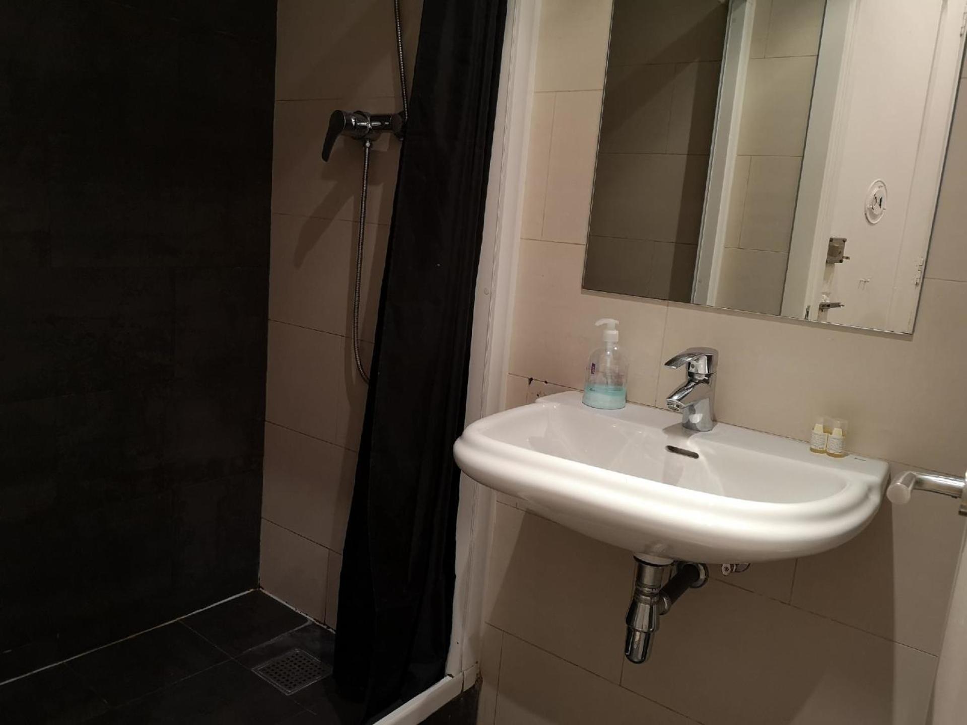 Apartment Fuer 3 Personen Ca 40 Qm In Barcelona-gracia, Costa Brava Costa Del Maresme Barcelona