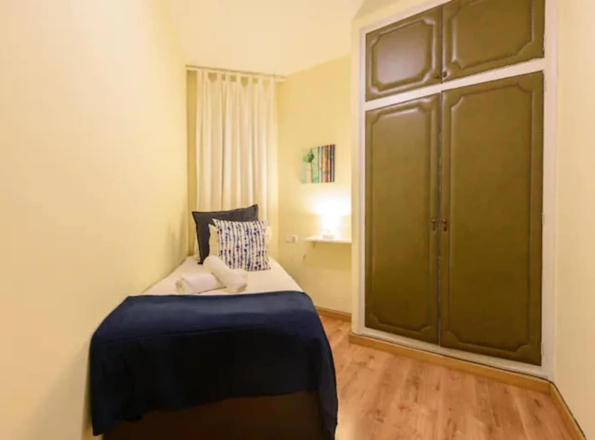 Apartment Ramblas Unique & Spacious Flat 4br Terrace 20m Ramblas