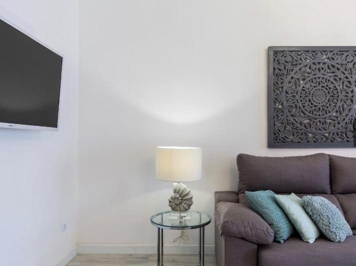 Nice, Cozy, Up To 6, Fcb Stadium, Free Parking Apartment Barcelona