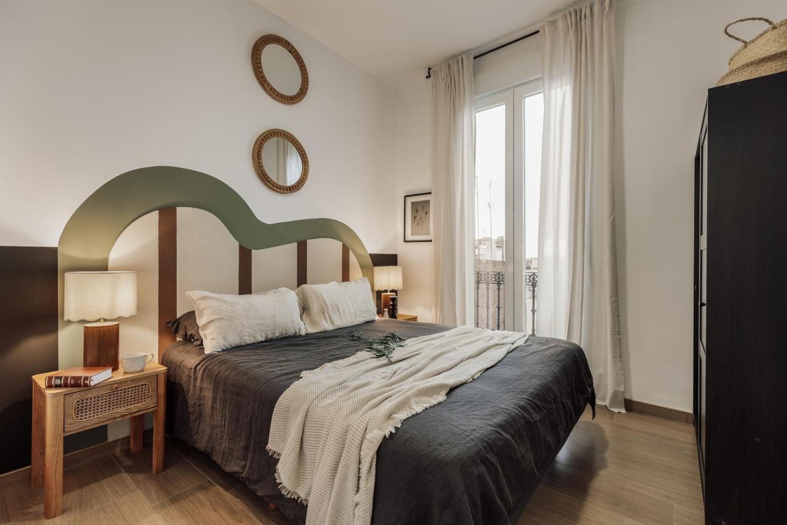 Apartment Reis - 3 Bedrooms And Balcony In De Gracia Barcelona