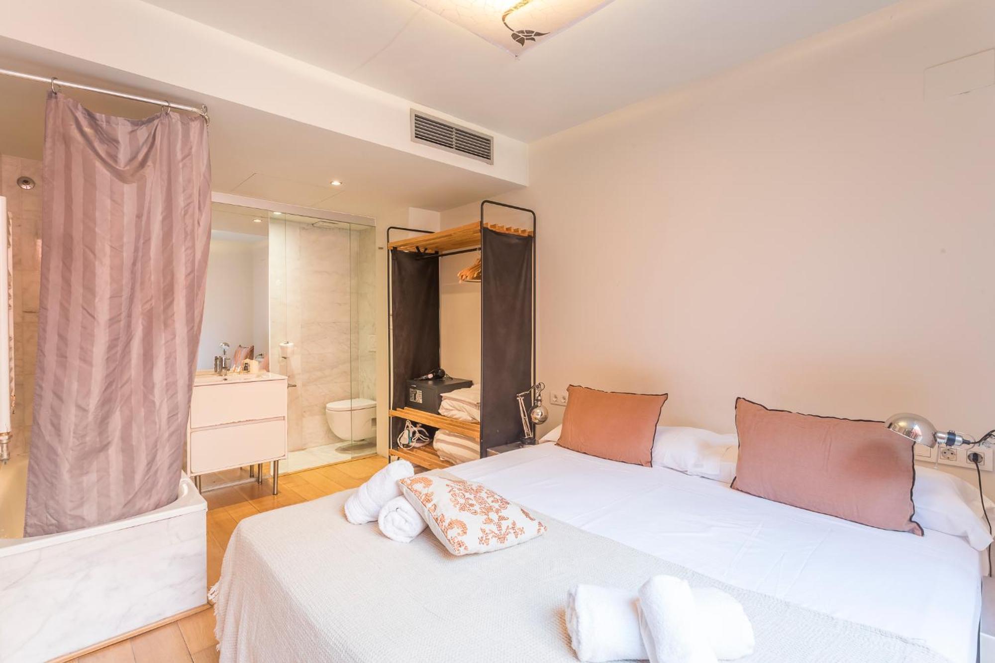 Apartment My Space Emirates - Fully Equipped Near The With Shared Pool Barcelona