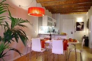 Apartment Aspasios Ramblas Barcelona