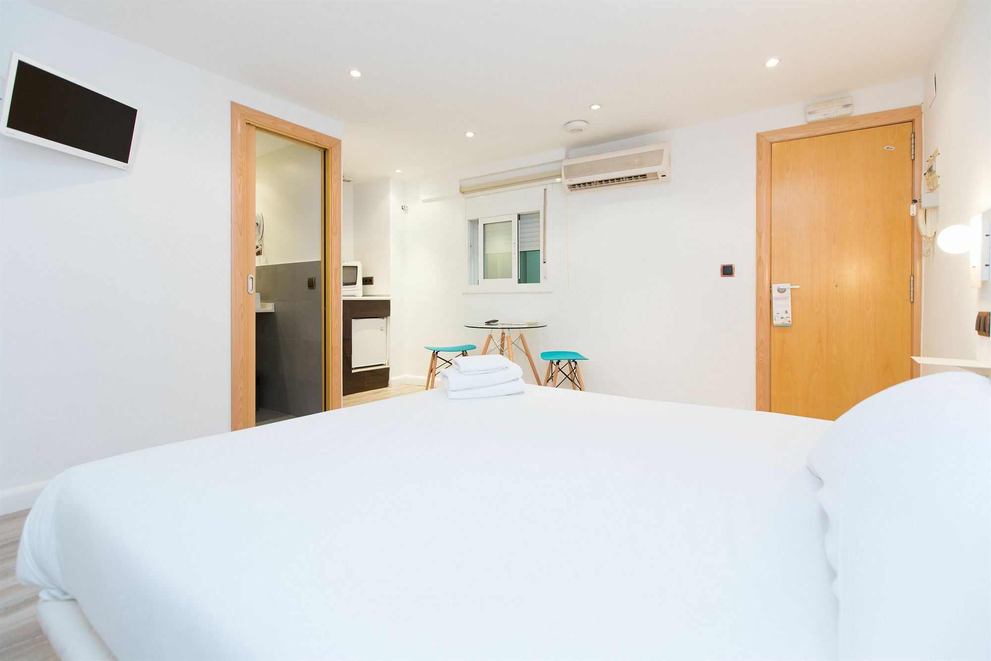 Ainb Ramblas-colon Apartment Barcelona