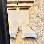 Piso Con Dos Habitaciones Con Camas Dobles Y Terrazas En El Poblenou