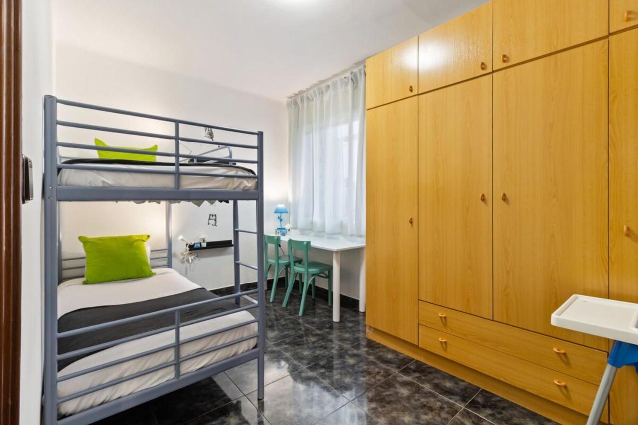 Apartment Cozy 3 Bedroom Flat With Balcony Close To Plaza Espana! Barcelona