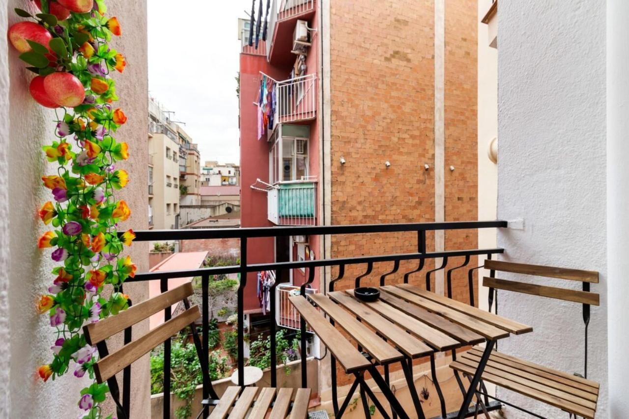 Cozy 3 Bedroom Flat With Balcony Close To Plaza Espana! *