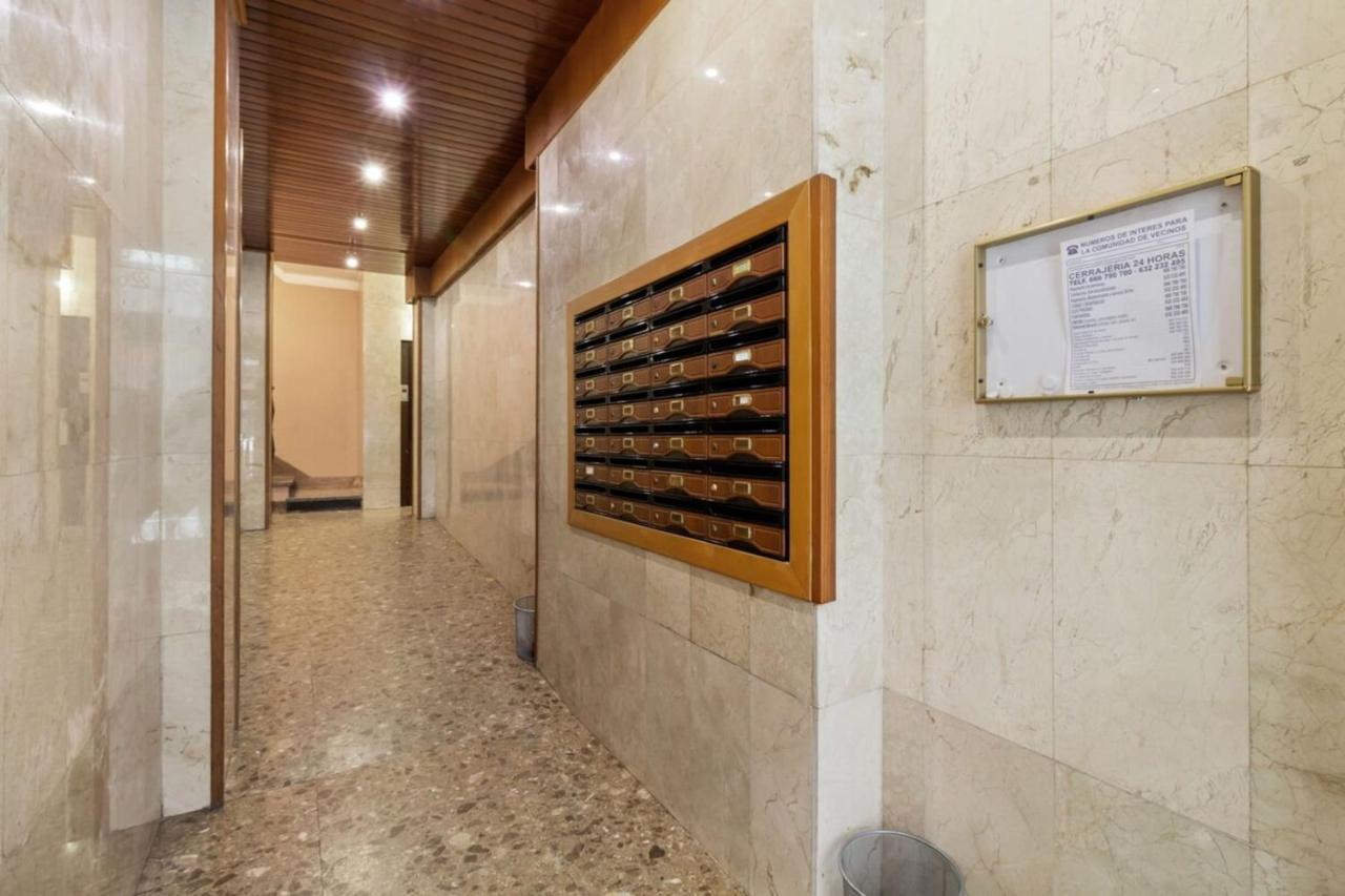 Cozy 3 Bedroom Flat With Balcony Close To Plaza Espana! Apartment