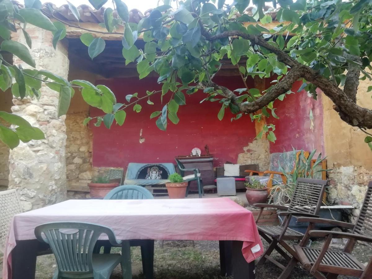 Masia Cal Lari Country house *