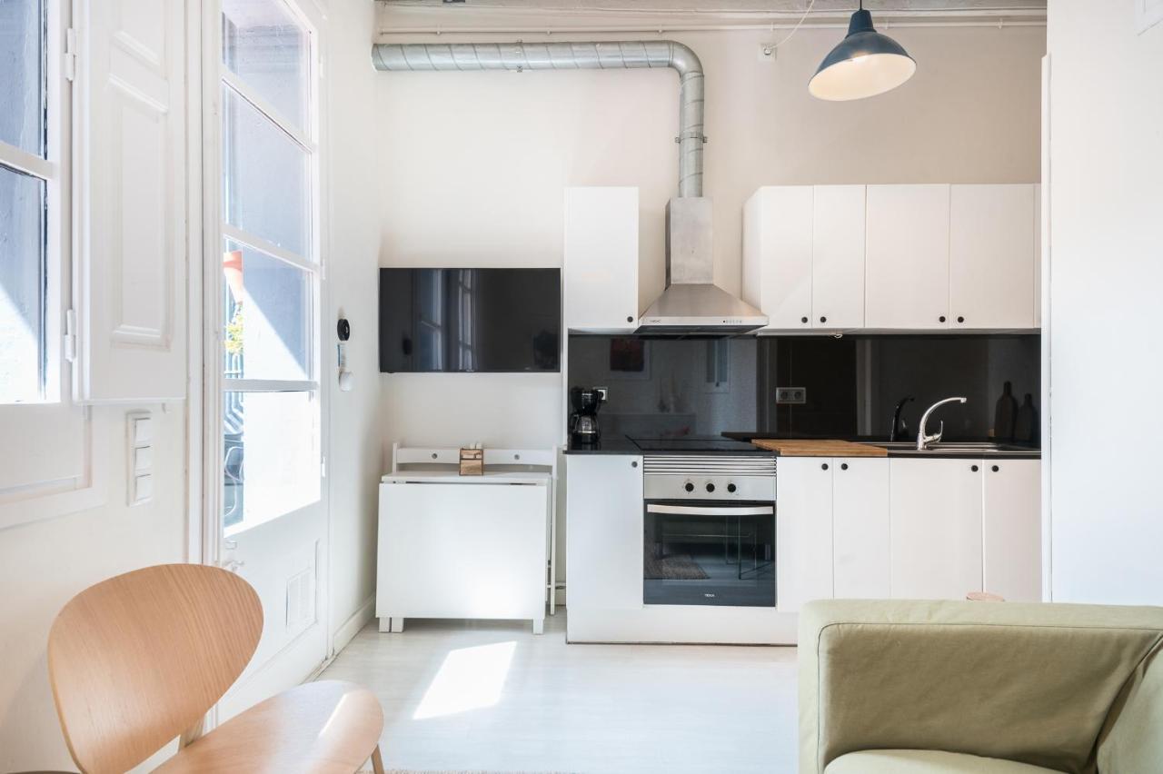 Cozy With Sunny Terrace In The Heart Of Gracia Appartement Barcelona