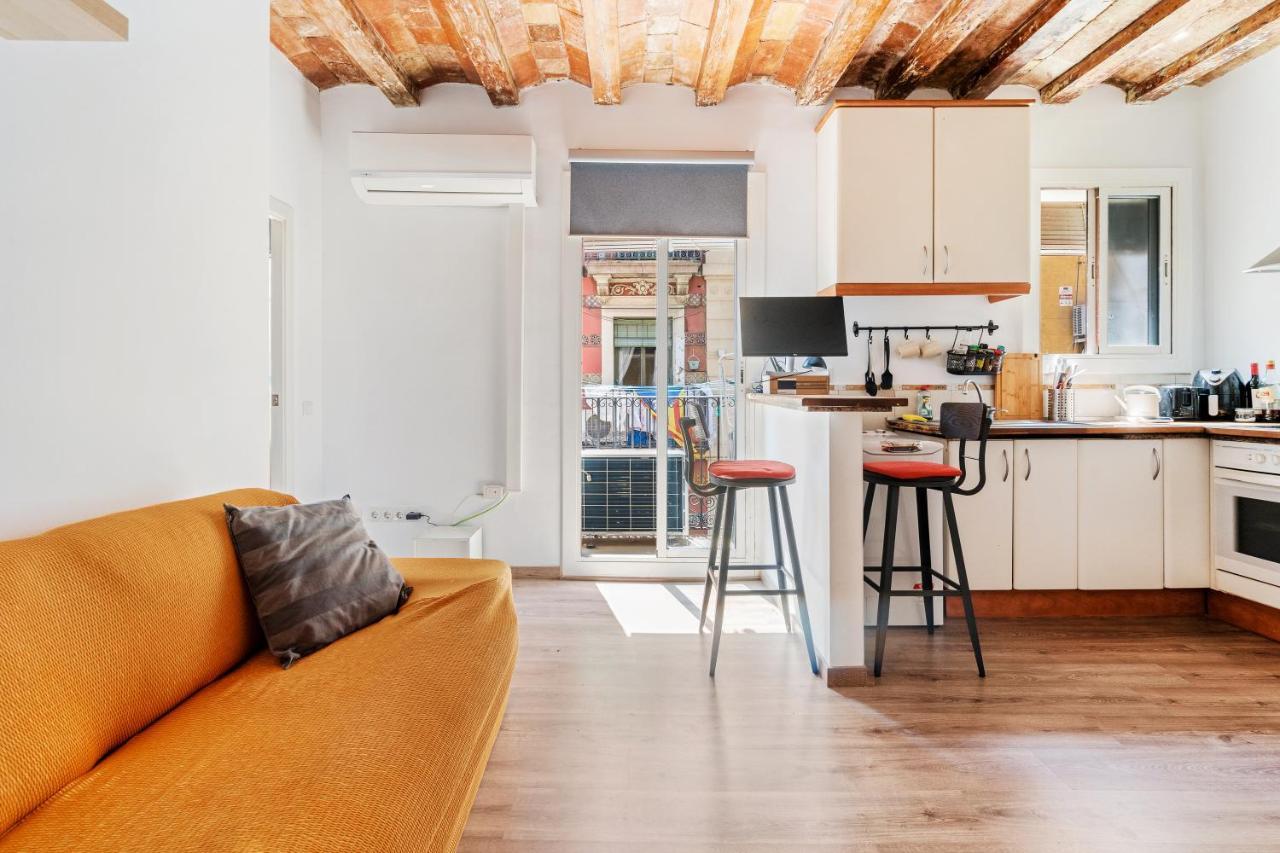 Beachside Bliss Charming 1-bedroom, Barceloneta Apartment *