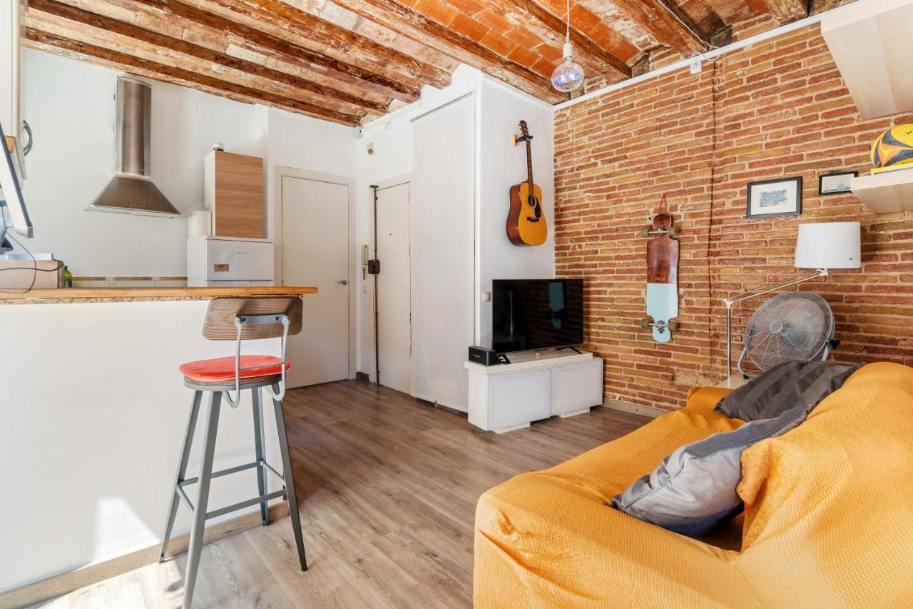 Beachside Bliss Charming 1-bedroom, Barceloneta Apartment