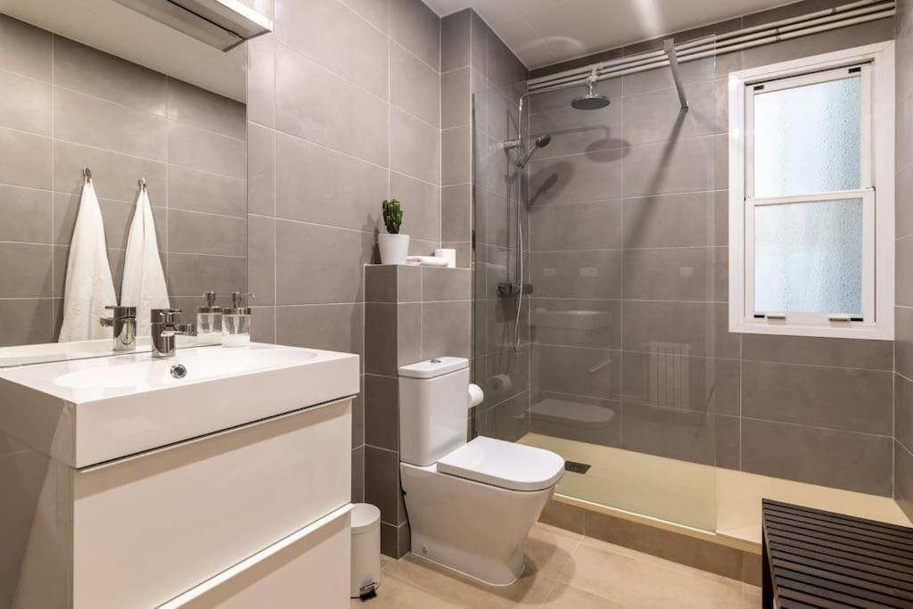 Centric And Spacious, Excellent For Families Apartment