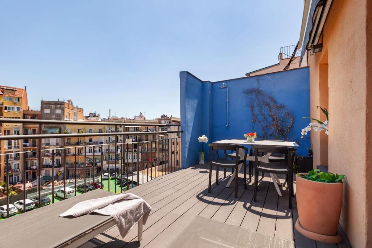 Apartment 3-bedroom Penthouse With Terrace In Eixample *