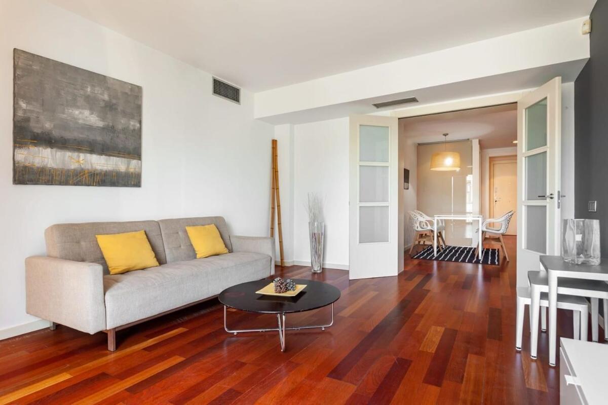 Placa Catalunya Modern 2bedroom With Balcony Apartment