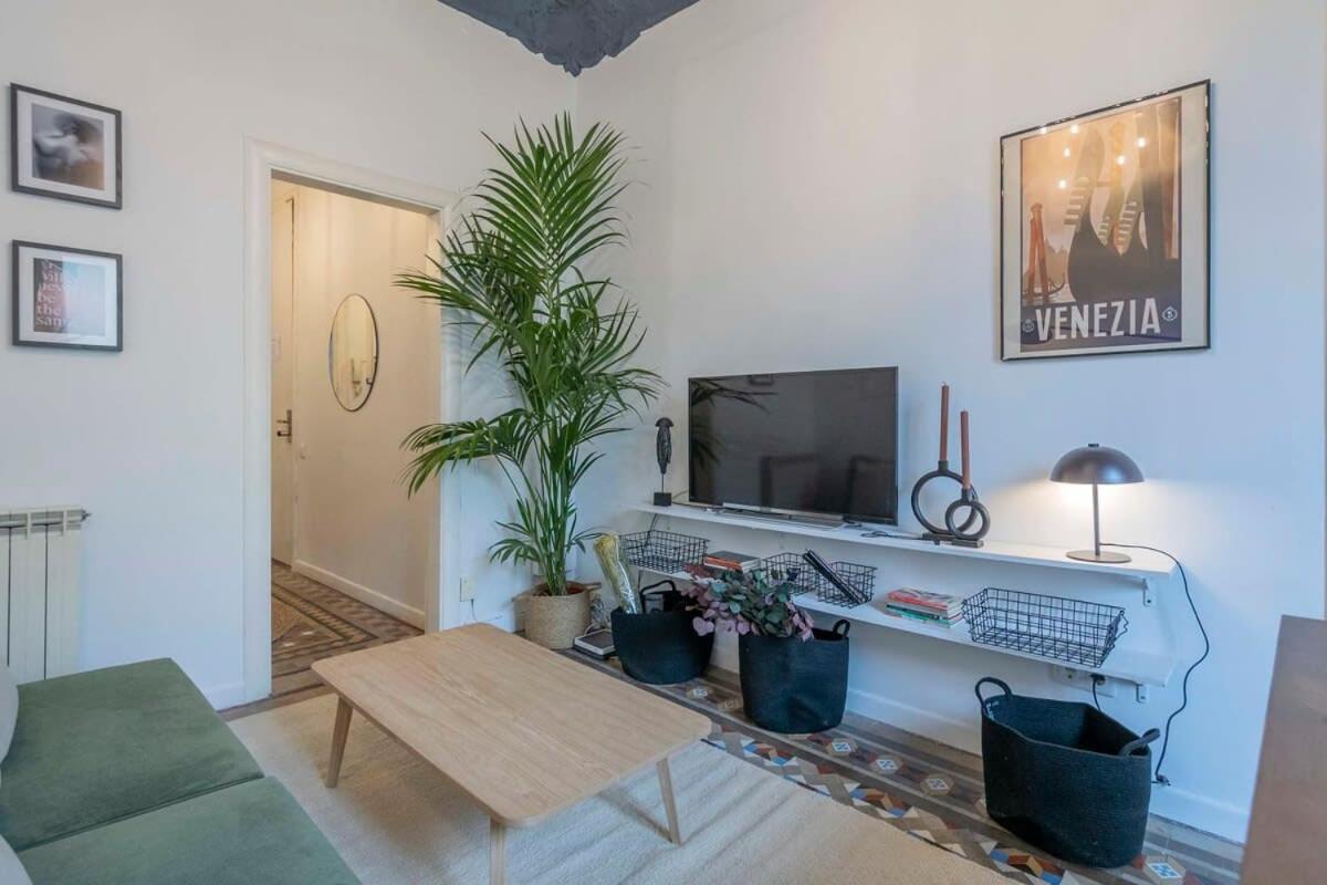Elegant 4 Bedrooms 3 Bathrooms Catalan Apartment *