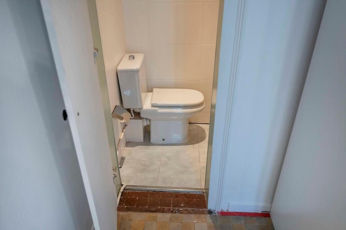 Elegant 4 Bedrooms 3 Bathrooms Catalan Apartment