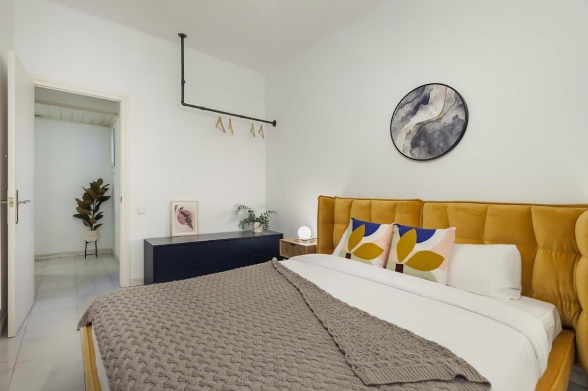 Sagrada Familia Cozy 3 Bedroom With Balcony Apartment *