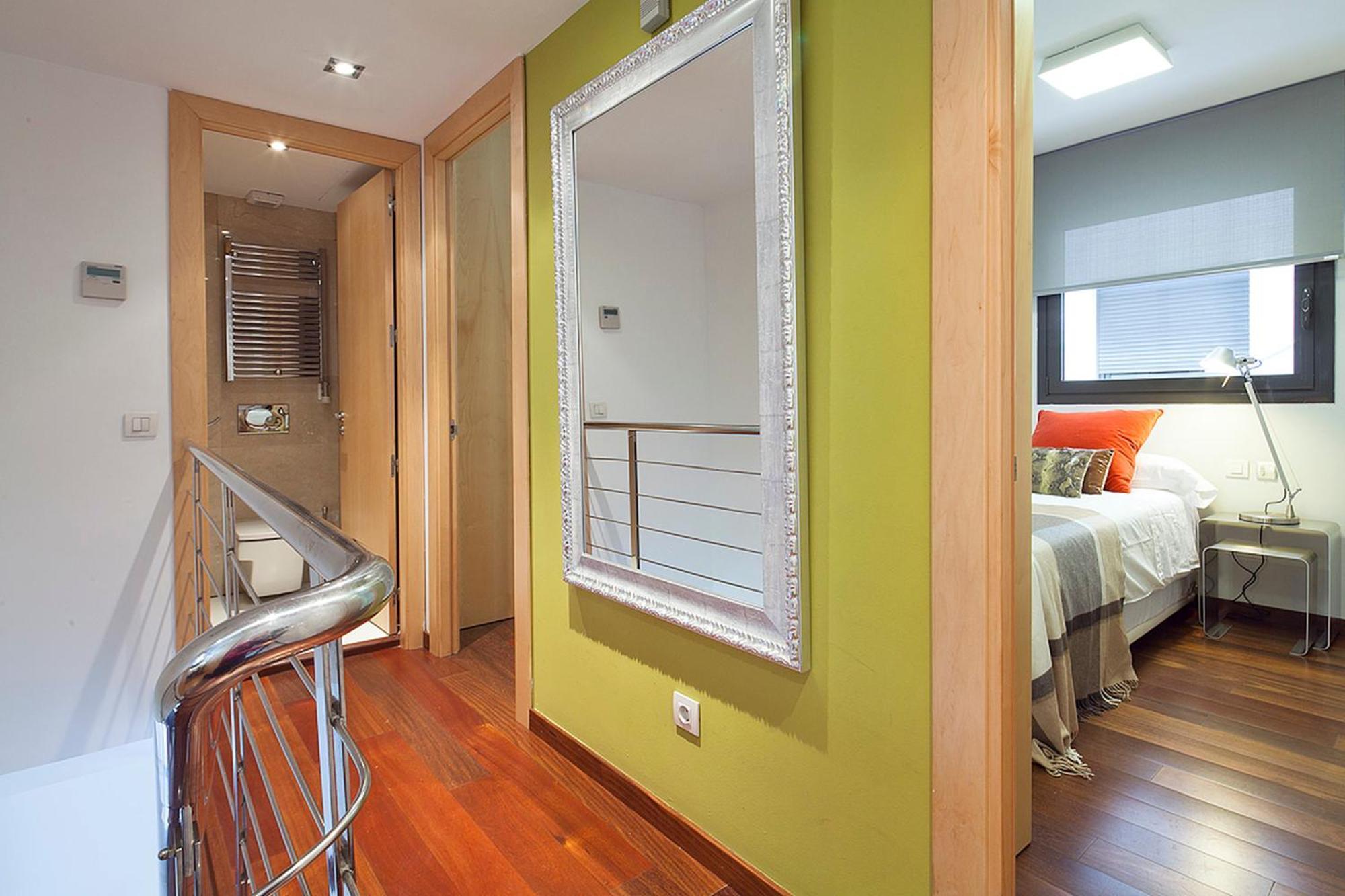 Apartment My Space Emirates - Splendid With Terrace And Pool Near Park Gueell Barcelona