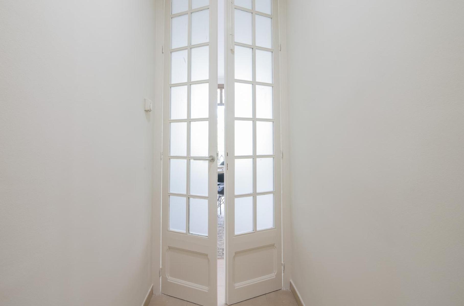 Apartamento My Space - Spacious And Modern Near The Hospital Clinic Barcelona
