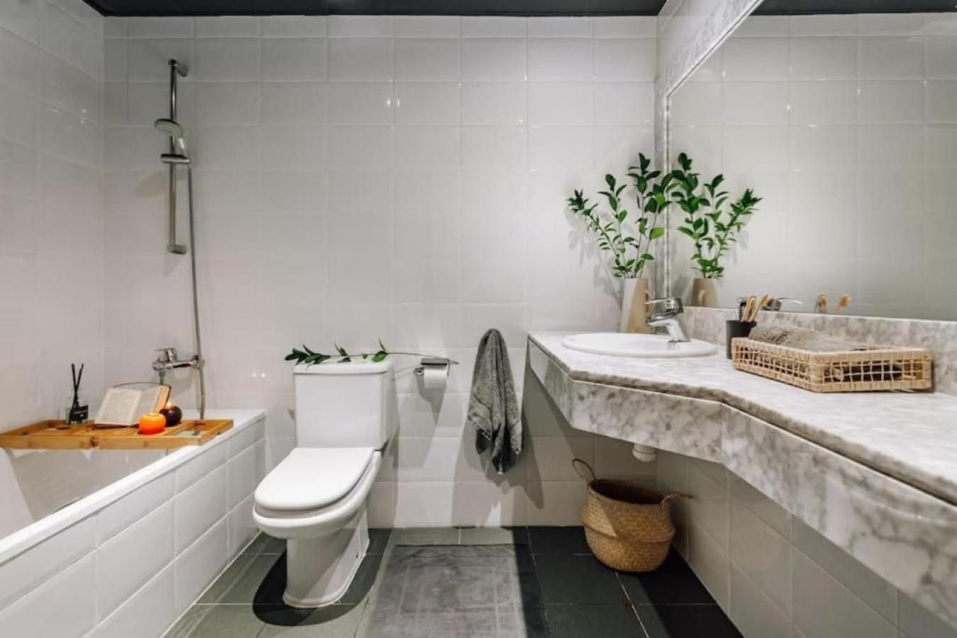 Apartment Kamina - 2 Bedroom In Passeig De Gracia *