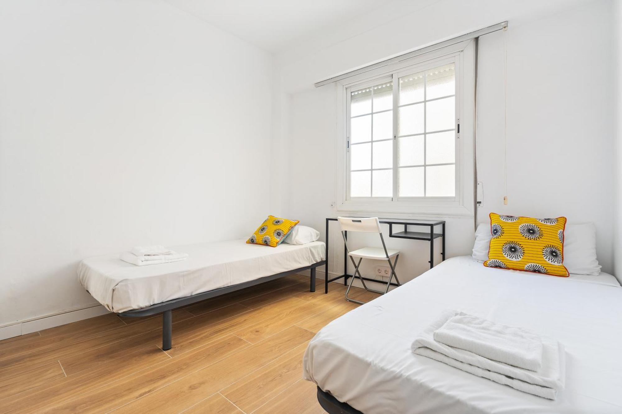 Chic 3br Retreat With Private Terrace Appartement Barcelona