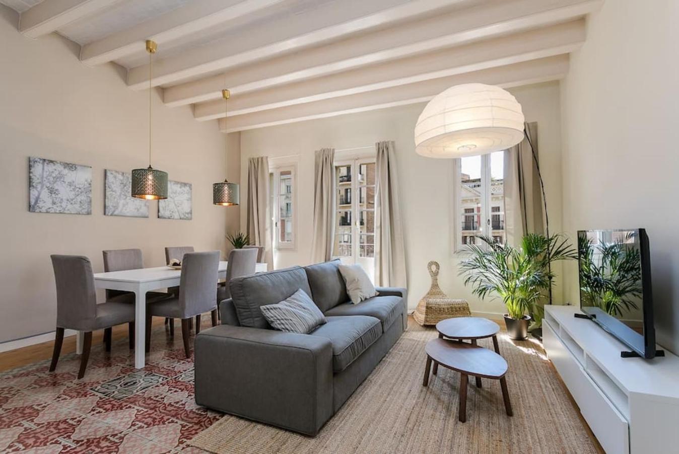 Luxurious With Awesome Rooftop Apartment *