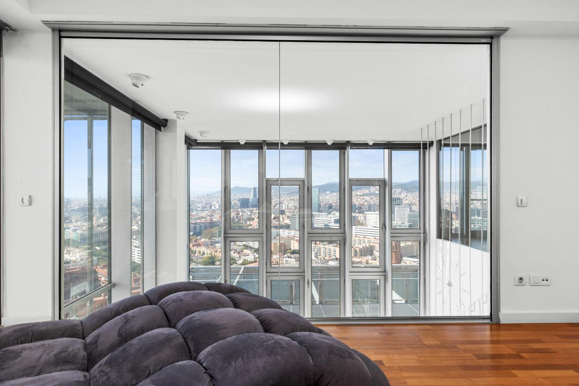 Penthouse With The Views! Appartement