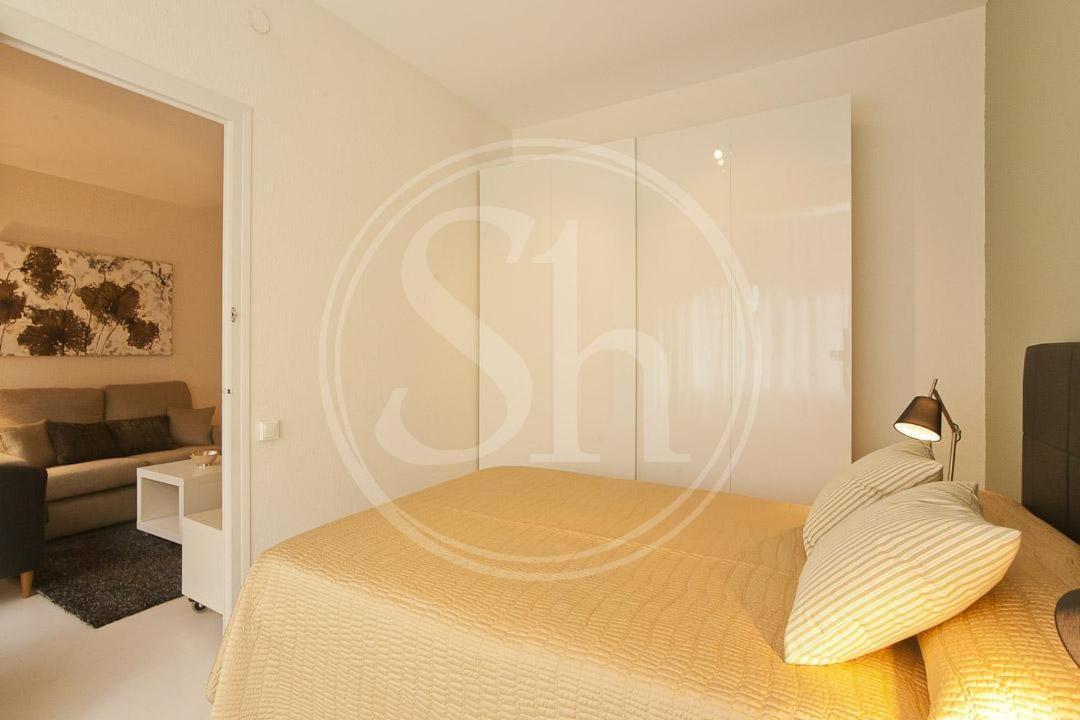 Borrell Apartment *