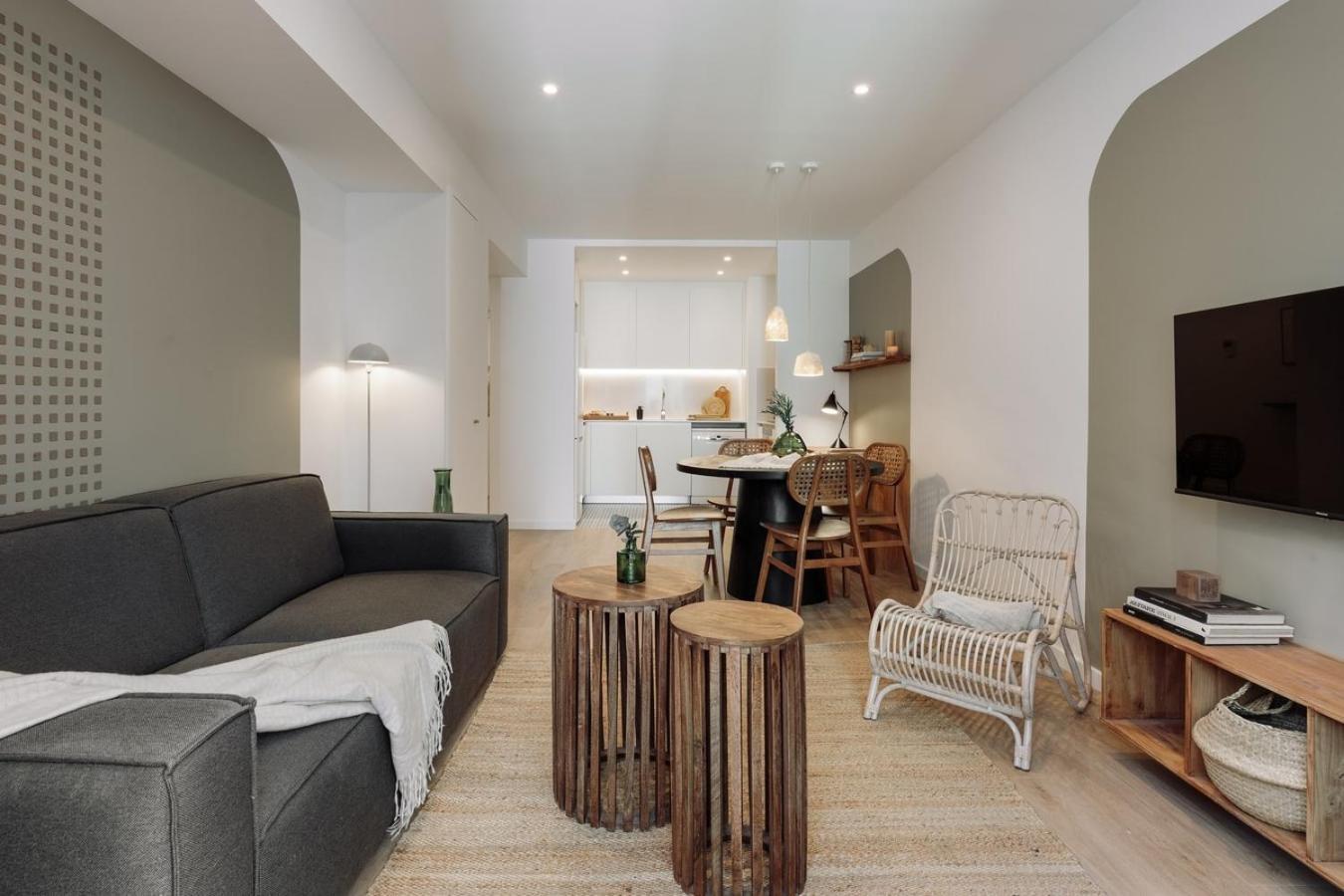 Eboli - 3 Bedrooms, Balcony And Terrace In Ciutat Vella Apartment Barcelona