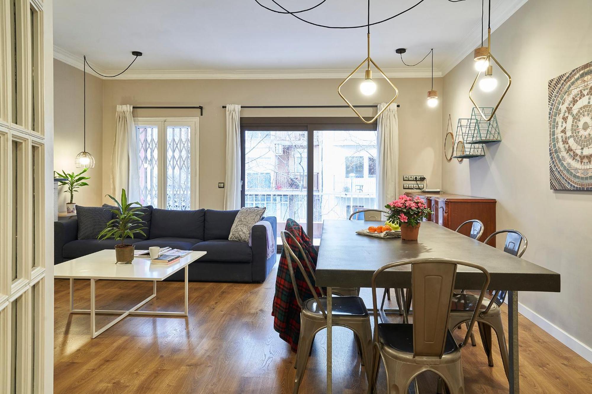 Spacious 3brapartment In Poblesec With Balcony Apartamento Barcelona