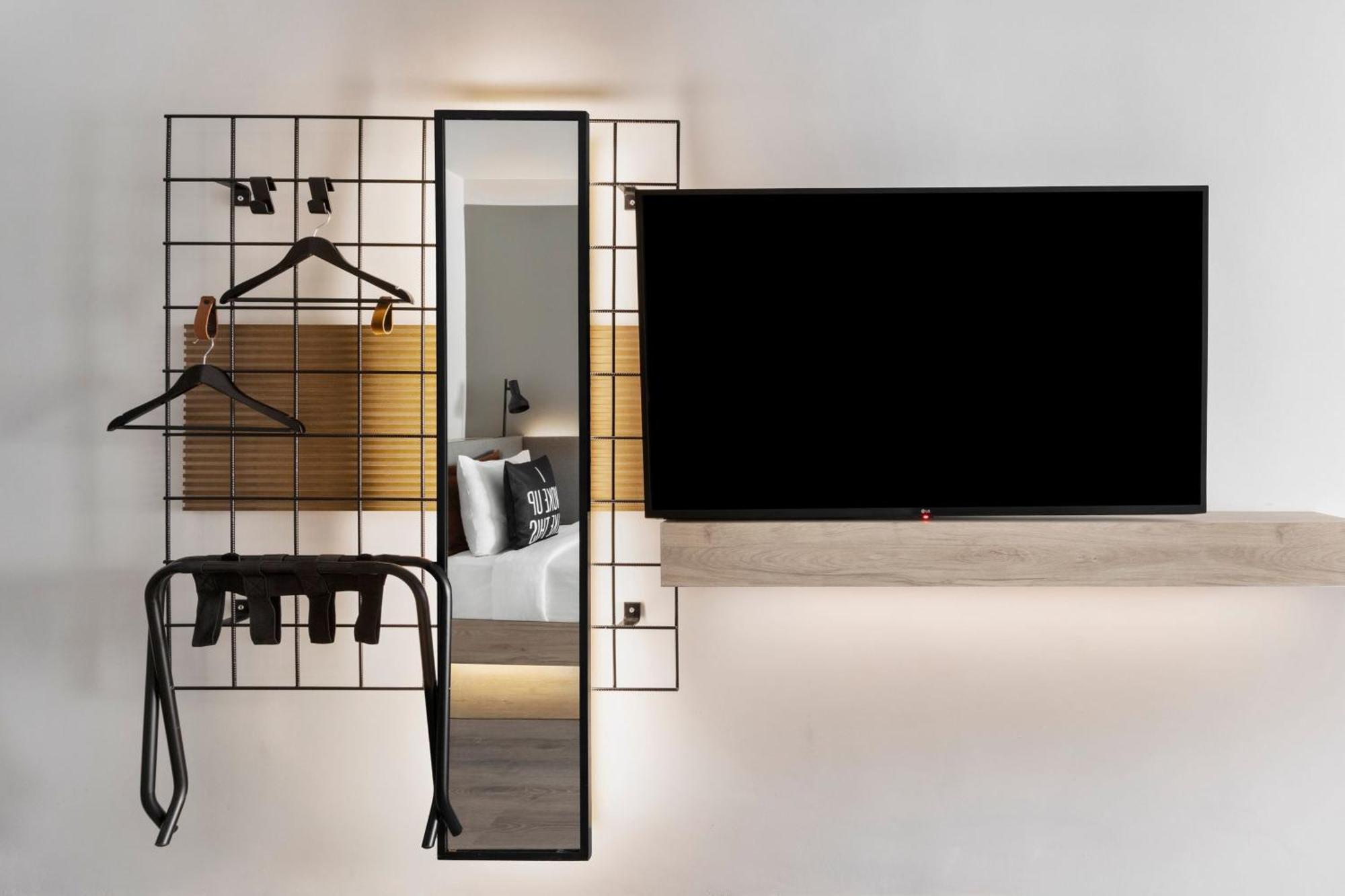 Hotel Moxy 4*