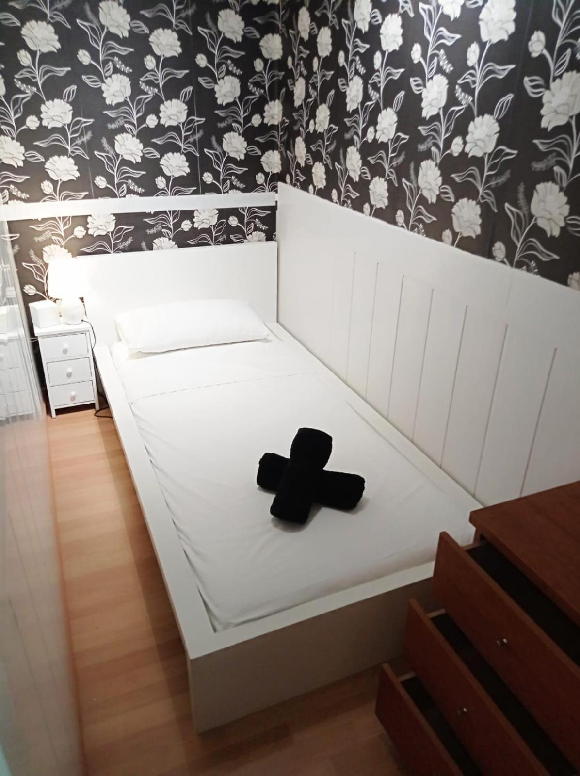 Private Doble & Single In The Center Metro L5 & L1 Mallorca Street Guest house