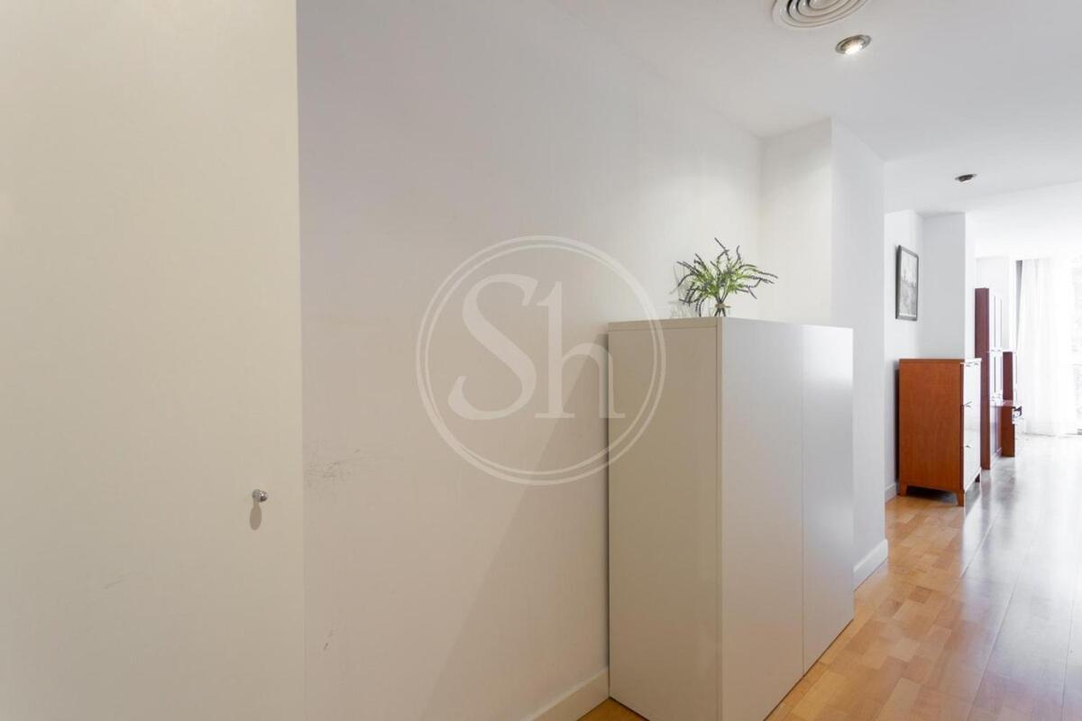 Comodo En Rambla Cataluna Apartment *