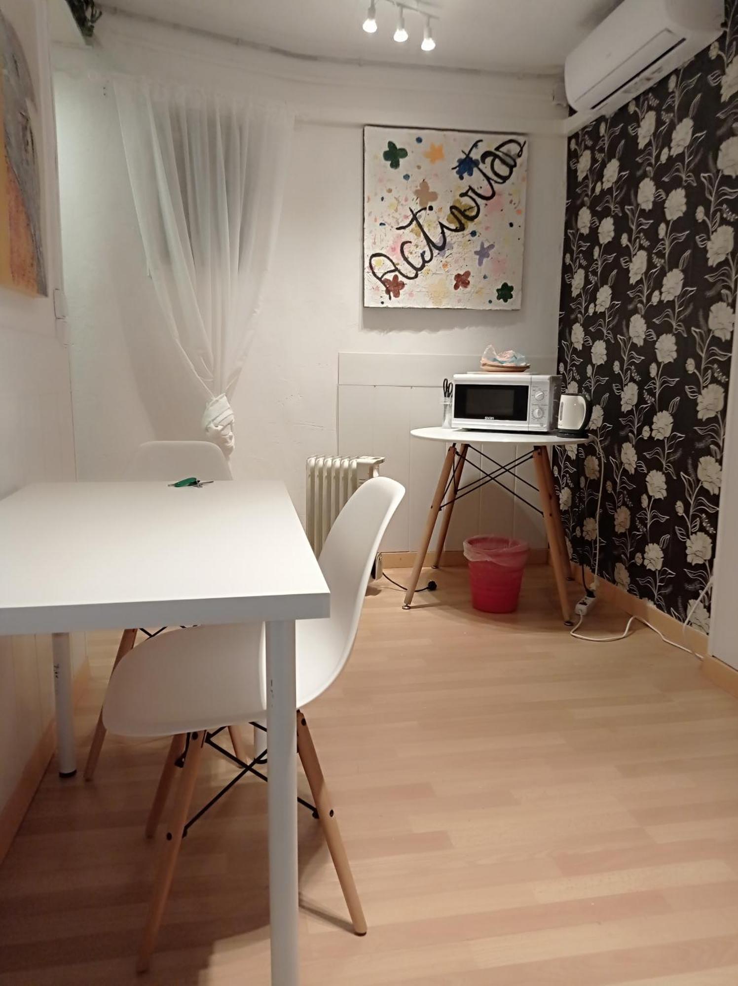 Guest house Private Doble & Single In The Center Metro L5 & L1 Mallorca Street