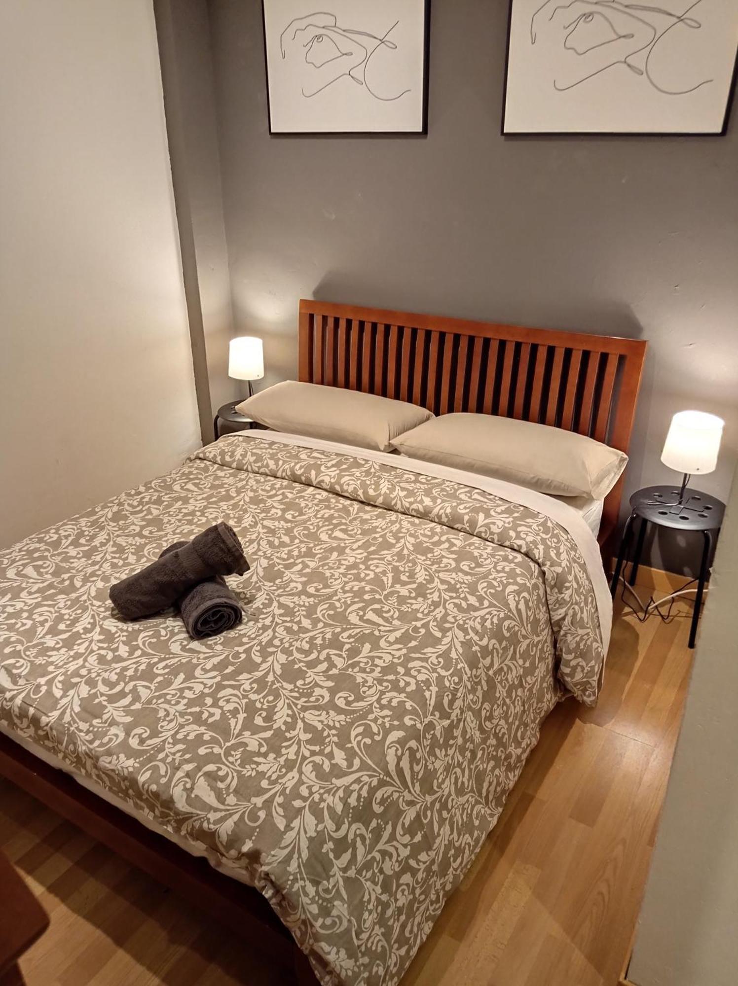 Private Doble & Single In The Center Metro L5 & L1 Mallorca Street Guest house