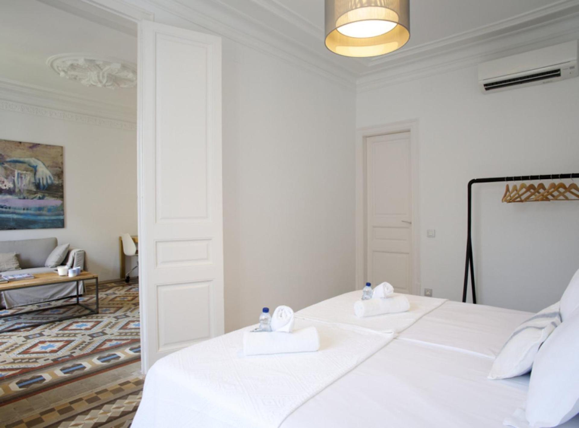 Barcelonaforrent The Claris Suites I *
