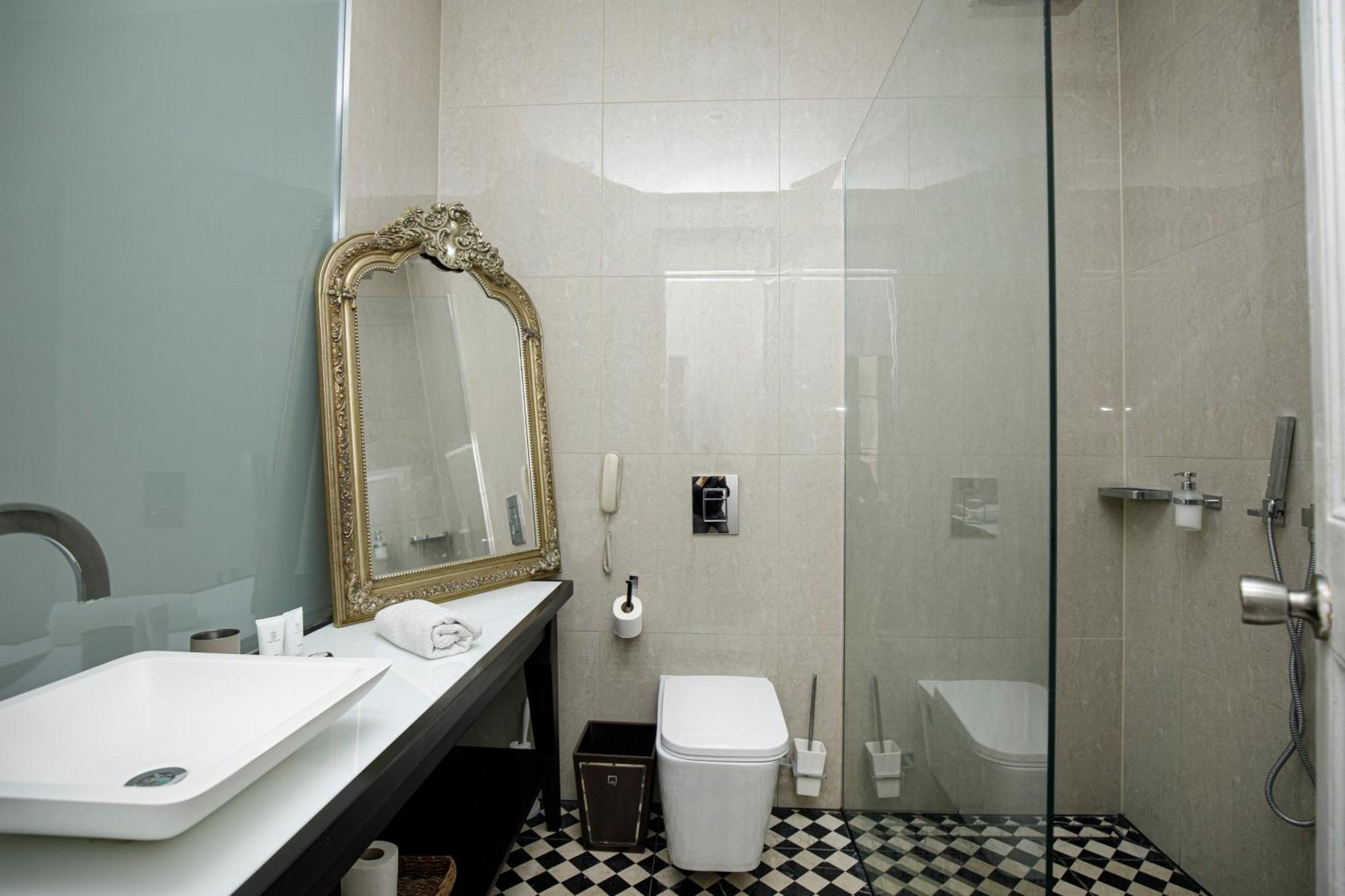 Apartment Classic Styled