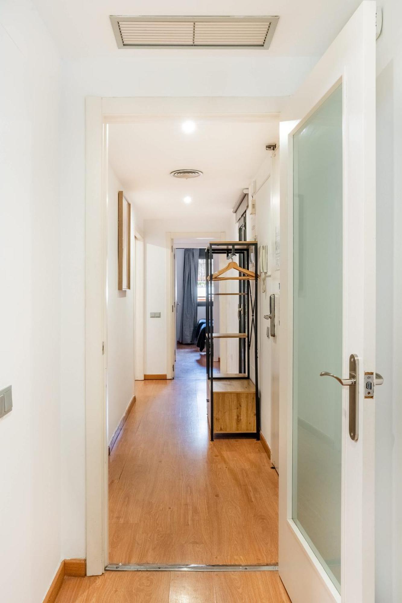 Apartamento Pl Universitat Comfortable 3bd With Private Patio Barcelona