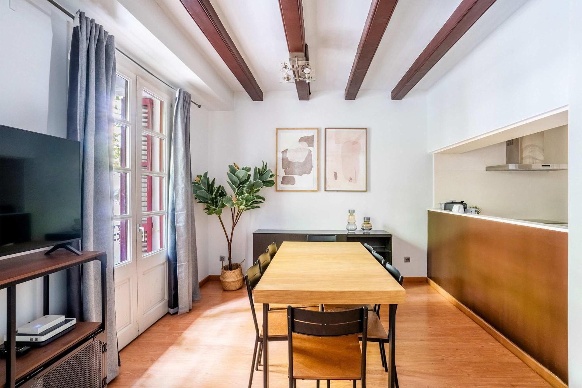 Apartamento Pl Universitat Comfortable 3bd With Private Patio *