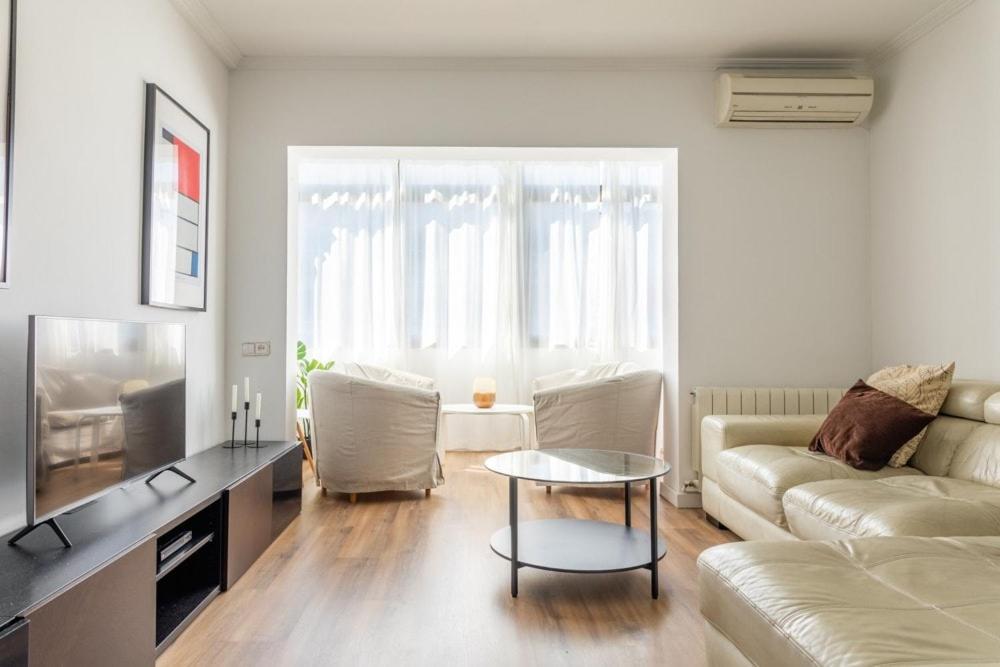 Sagrada Familia Views, Big And Bright Apartment