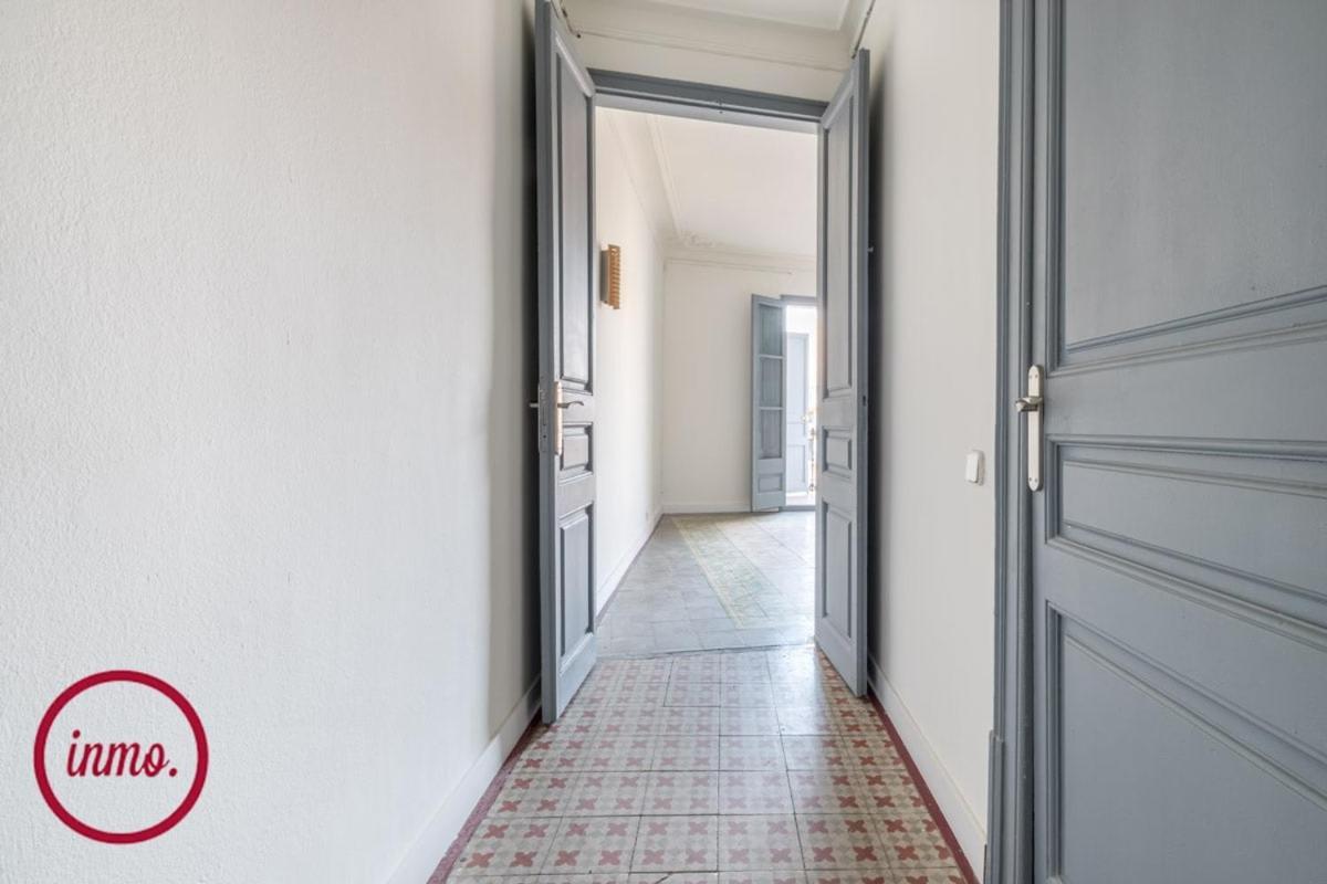 Apartment - Eixample 4a *