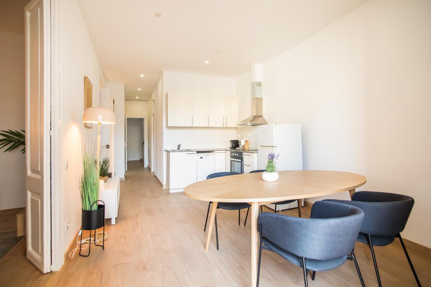 2esc1067 - Magnific 2br Flat In The Gothic Distric Apartment *